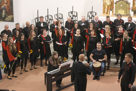 Letni koncert Komorni zbor Fran Gerbič, gostje MePZ Postojna 48 Foto Ljubo Vukelič